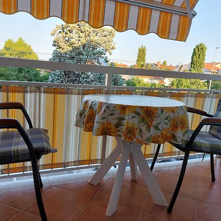 Apartment Ivana,Mali Maj ポレッチ エクステリア 写真