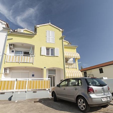 Apartment Ivana,Mali Maj ポレッチ 部屋 写真