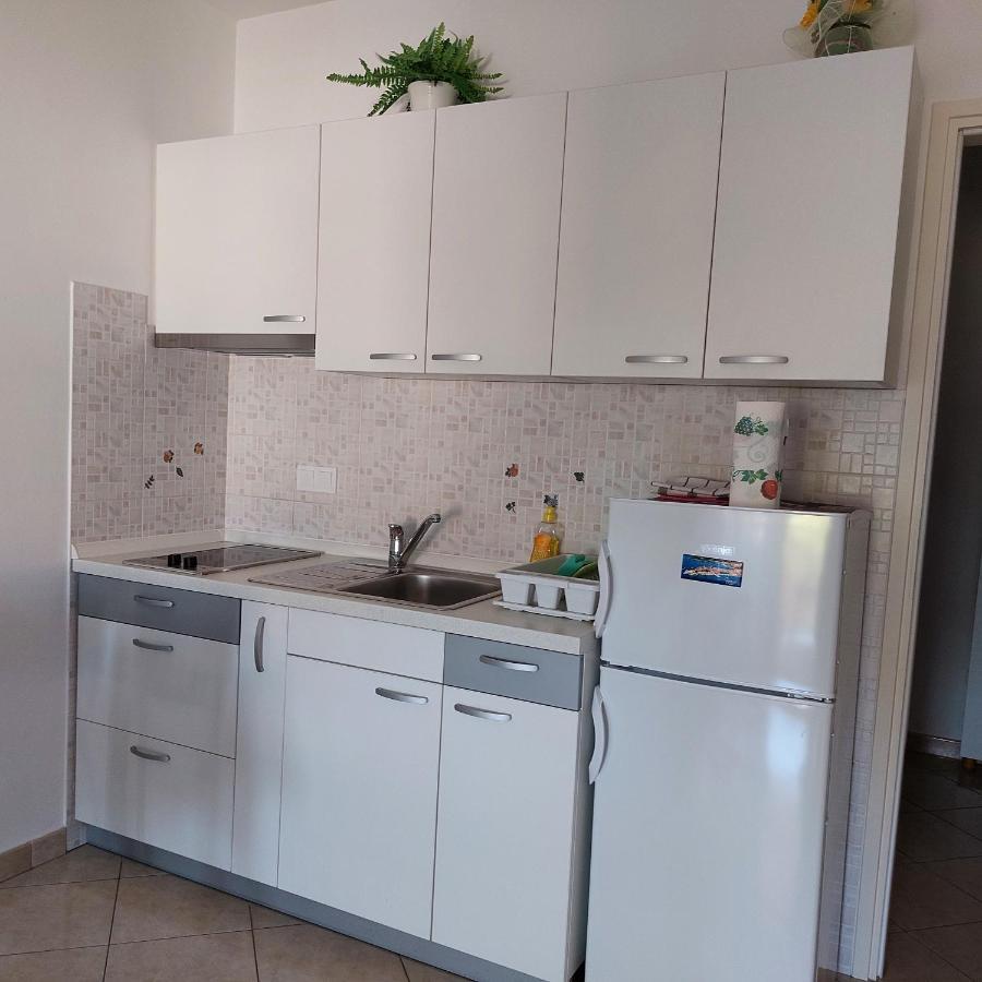 Apartment Ivana,Mali Maj ポレッチ エクステリア 写真